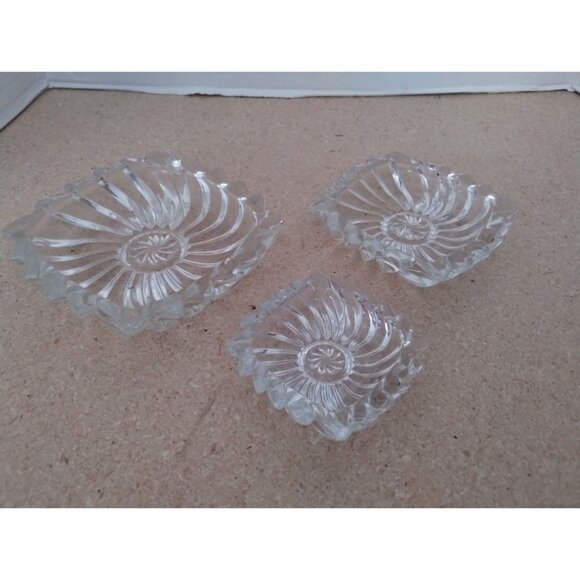 Set Of 3 Vintage Clear Glass Square Snack Dishes 3" 4" 5" - Picture 1 of 5